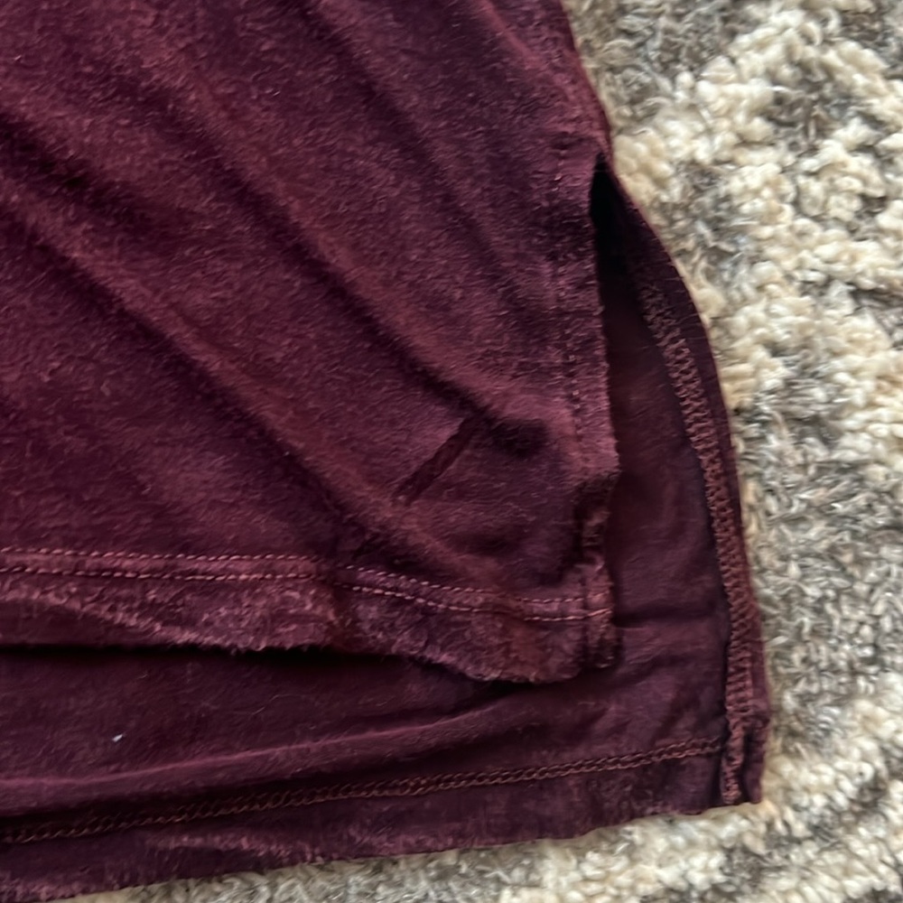 Treasure & Bond long sleeved t-shirt, washed burgundy, size XL NWT! - Picture 4 of 6